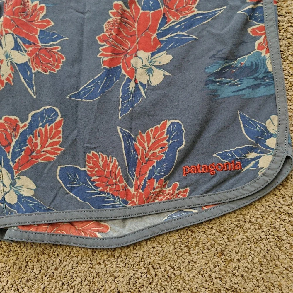 Patagonia‎ Mens 32 Board Shorts Blue Floral Tropical Scalloped Hem Stretch Swim